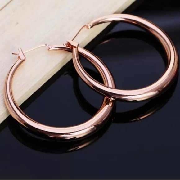 NEW 18K Rose Gold 1.5” Round Hoop Earrings - Picture 2 of 5